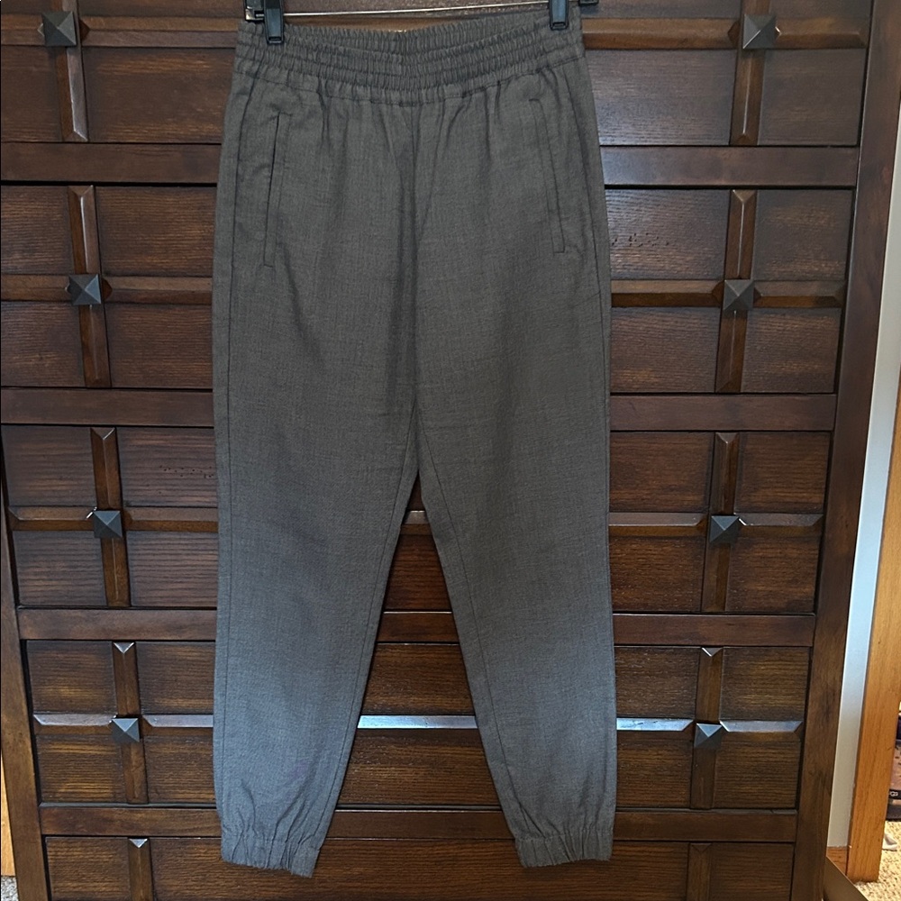Women’s Gray Elastic-Waist Jogger Pants